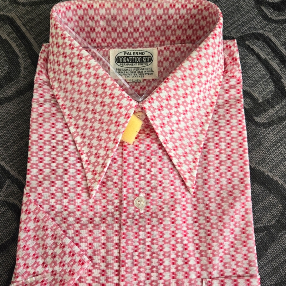 NWOT Short Sleeve Vintage 60s/70s shirt